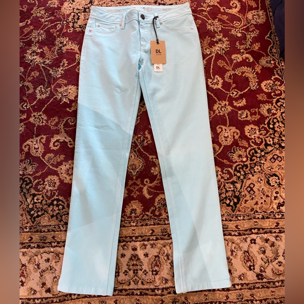 ✨HOST PICK✨ NWT DL1961 Angel Mid-Rise Skinny Ankle. Color Turquoise Size 28